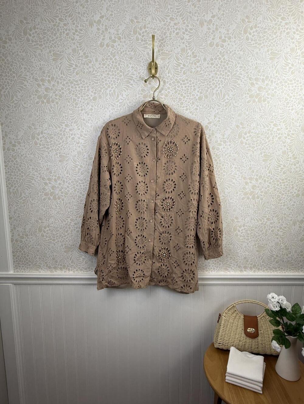 Ekrutex Brown Floral Eyelet Lined Scalloped Pearl Button Front Shirt - Size - 2